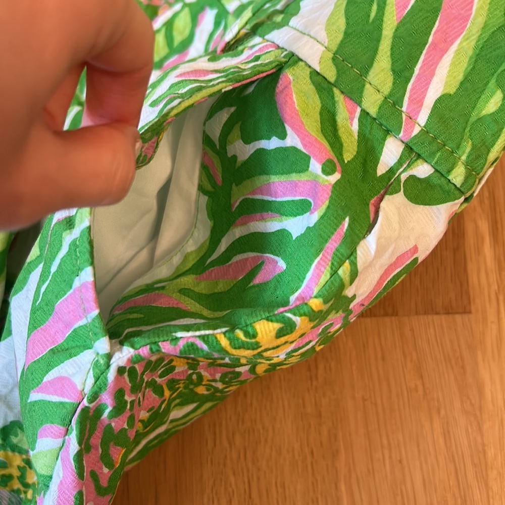 Lilly Pulitzer White Seeing Pink, Green, Yellow Elephant Callahan Shorts Size 00 - Picture 8 of 14